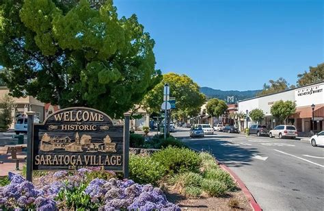 Saratoga california - Saratoga, California. Saratoga / ˌsærəˈtoʊɡə / [4] merupakan sebuah kota di California, Amerika Serikat. Kota ini letaknya di bagian barat dari Santa Clara Valley, langsung barat dari San Jose, di Wilayah Teluk San Francisco. Pada tahun 2010, kota ini memiliki jumlah penduduk sebesar 29.926 jiwa dan memiliki luas wilayah 32,07 km². 